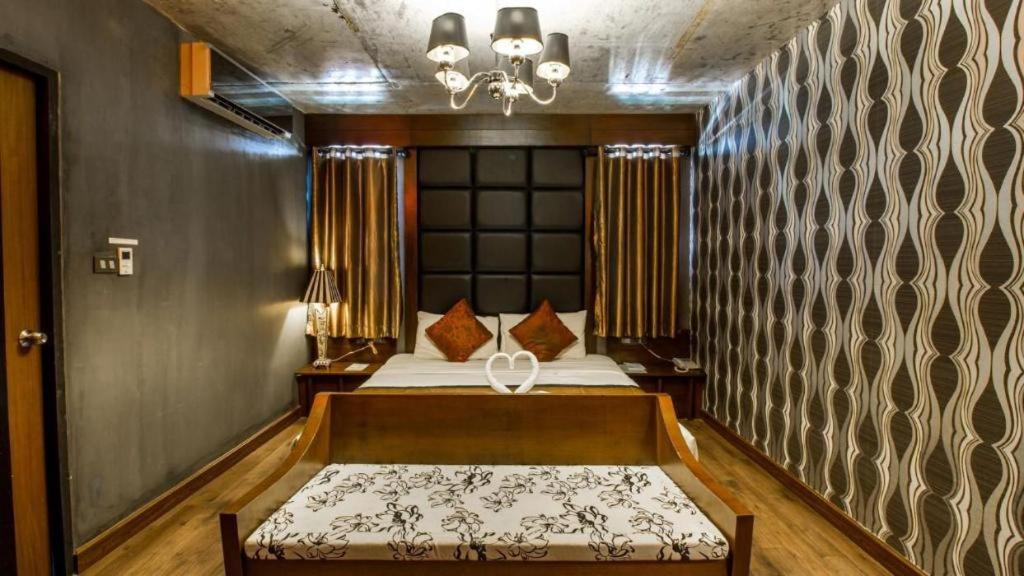 บีทู นิมมาน พรีเมียร์ โฮเทล Hotel เชียงใหม่ ภายนอก รูปภาพ